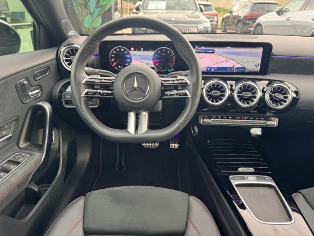 MERCEDES-BENZ A 200 Berline - Toit ouvrant - Burmester - Affichage tête haute AMG Line 