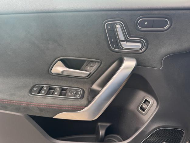 MERCEDES-BENZ A 200 Berline - Toit ouvrant - Burmester - Affichage tête haute AMG Line 