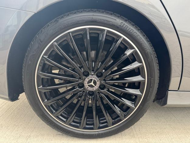 MERCEDES-BENZ A 200 Berline - Toit ouvrant - Burmester - Affichage tête haute AMG Line 