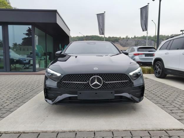 MERCEDES-BENZ A 180 d AMG Line - SAGA Huy (+32 85 23 69 00) 