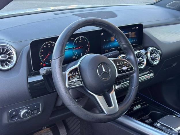 MERCEDES-BENZ GLA 200 d Progressive Toit Pano  