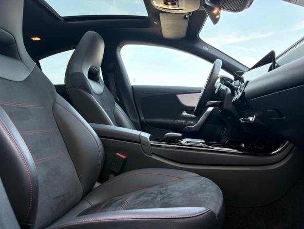 MERCEDES-BENZ CLA 250 e Coupé AMG Pack Night Pano Burmester  