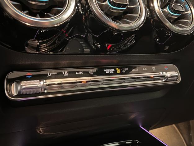 MERCEDES-BENZ EQA 250 AMG Line  