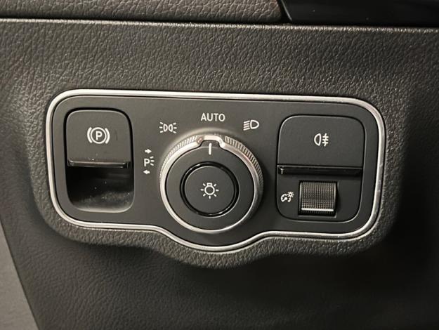 MERCEDES-BENZ EQA 250 AMG Line  