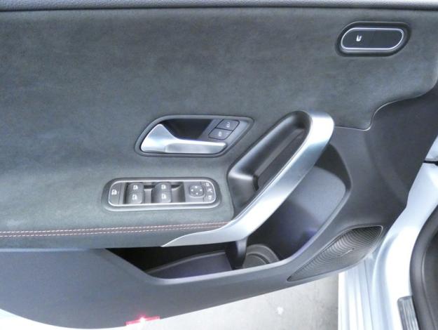 MERCEDES-BENZ Classe A 180 AMG Line  