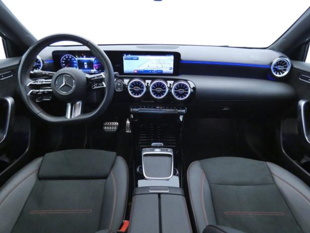 MERCEDES-BENZ Classe A 180 AMG Line  