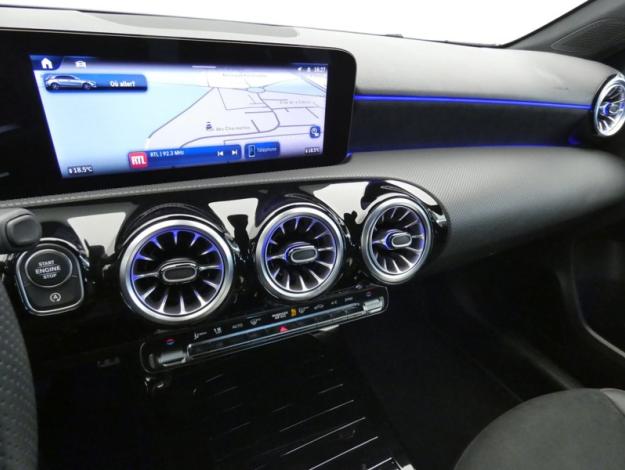 MERCEDES-BENZ Classe A 180 AMG Line  