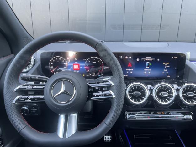 MERCEDES-BENZ GLA 200 d AMG Line  GLA 200 d AMG Line