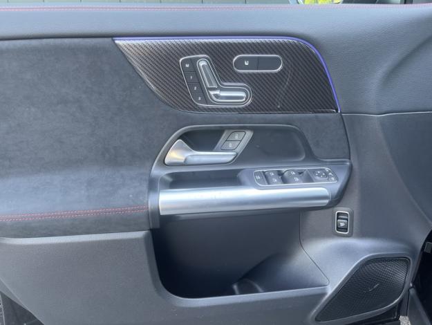 MERCEDES-BENZ GLA 200 d AMG Line  GLA 200 d AMG Line
