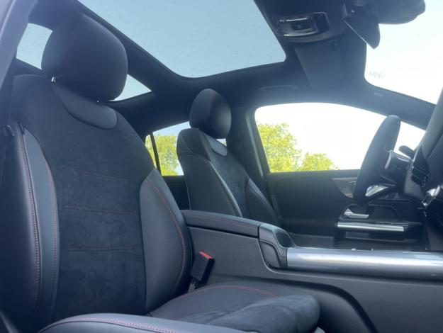 MERCEDES-BENZ GLA 200 d AMG Line  GLA 200 d AMG Line