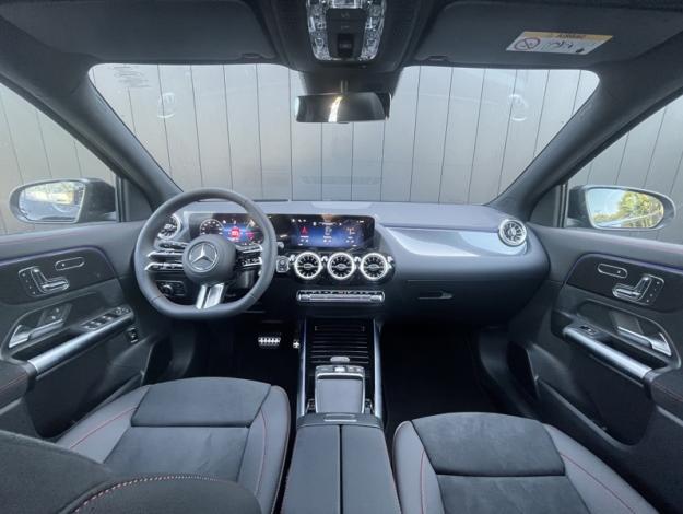 MERCEDES-BENZ GLA 200 d AMG Line  GLA 200 d AMG Line