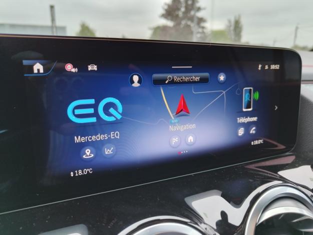 MERCEDES-BENZ EQA 250 + Star Edition - SAGA Huy (+32 85 23 69 00) 