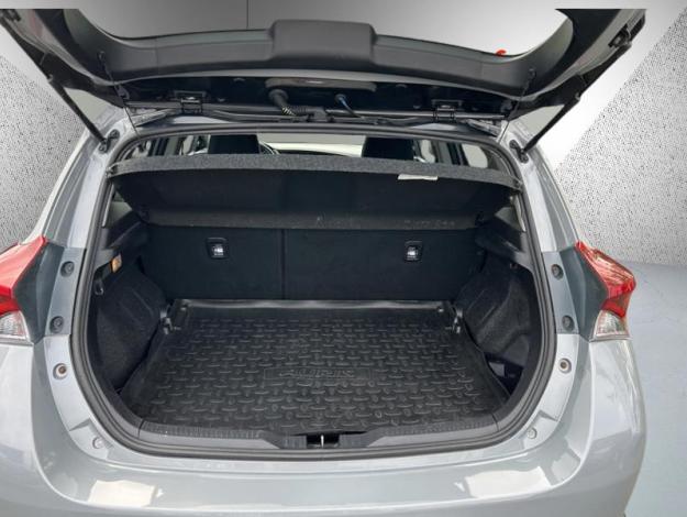 TOYOTA Auris 1.8 HSD 136h COLLECTION  