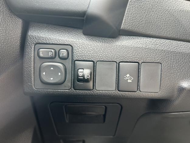 TOYOTA Auris 1.8 HSD 136h COLLECTION  