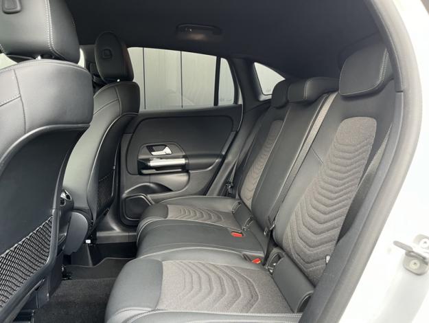 MERCEDES-BENZ GLA 200 d  Business Line  