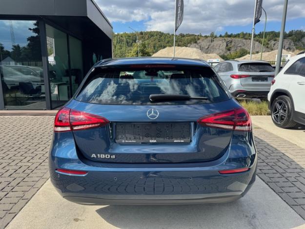 MERCEDES-BENZ A 180 d Business Line  