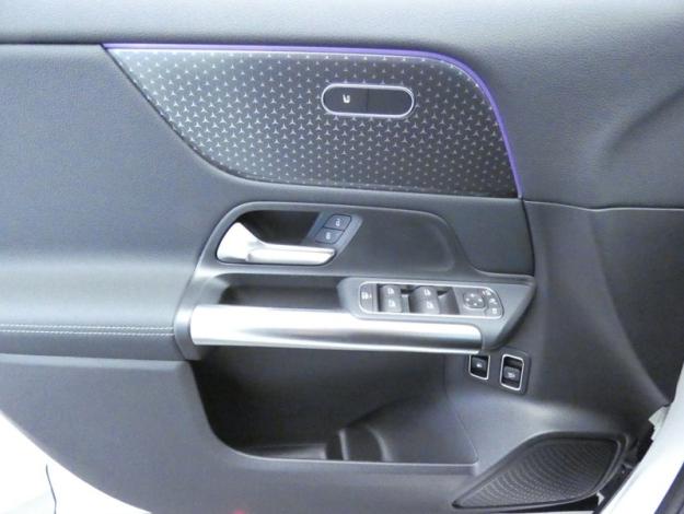 MERCEDES-BENZ GLA 250 e Hybrid EQ Business Line  GLA 250 e Hybrid EQ Business Line