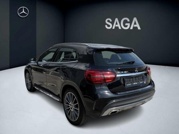 MERCEDES-BENZ GLA 180 AMG Line  