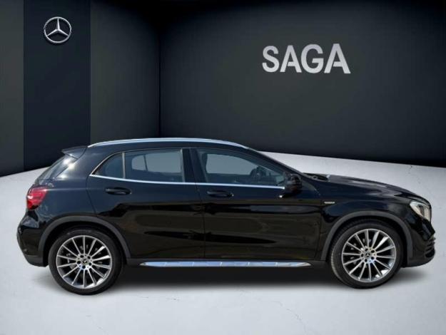 MERCEDES-BENZ GLA 180 AMG Line  