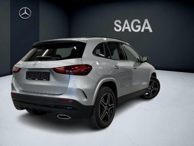 MERCEDES-BENZ GLA 250 e AMG Line  