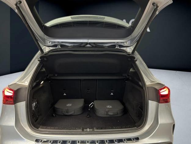 MERCEDES-BENZ GLA 250 e AMG Line  