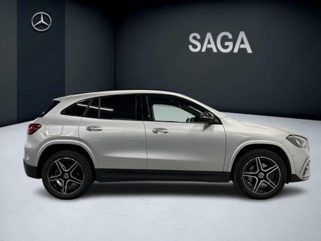 MERCEDES-BENZ GLA 250 e AMG Line  
