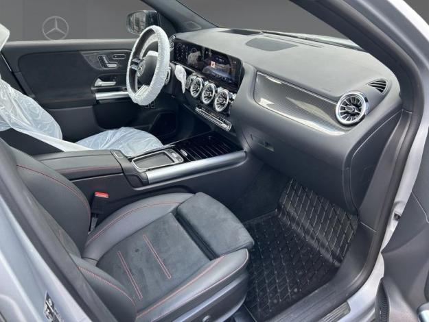 MERCEDES-BENZ GLA 250 e AMG Line  