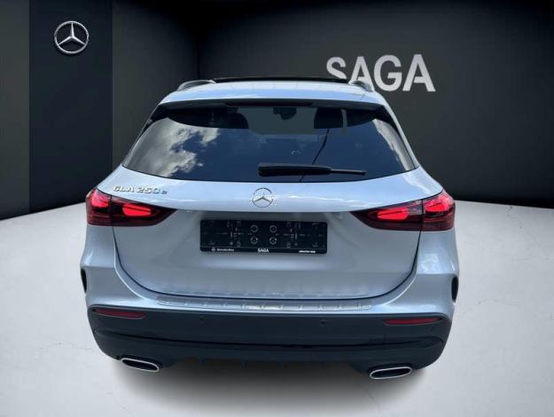 MERCEDES-BENZ GLA 250 e AMG Line  