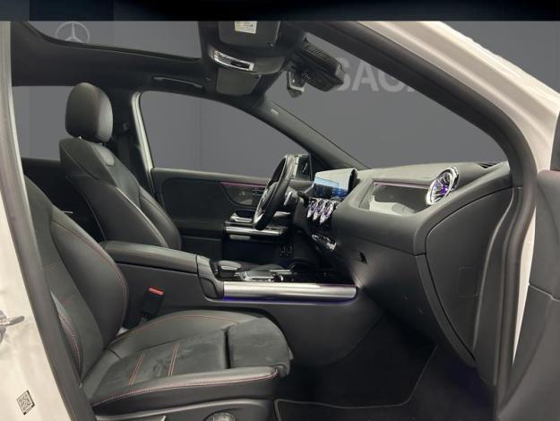 MERCEDES-BENZ GLA 250 e AMG Line  