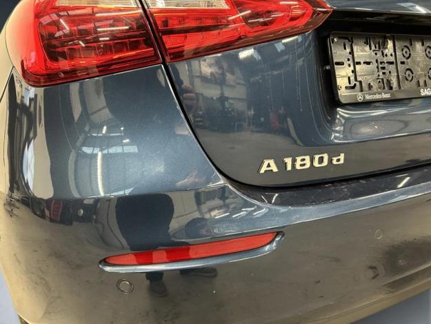 MERCEDES-BENZ A 180 d Style  