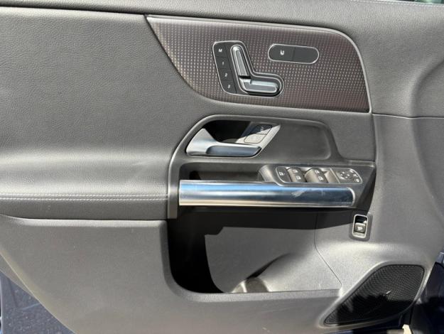 MERCEDES-BENZ EQA 250 Business Edition PREMIUM  