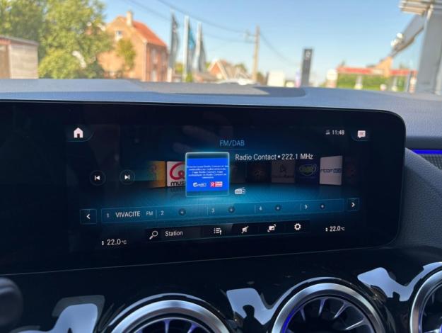 MERCEDES-BENZ EQA 250 Business Edition PREMIUM  