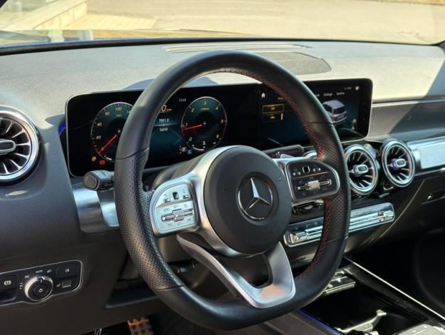 MERCEDES-BENZ GLB 180 d Pack AMG Attelage  