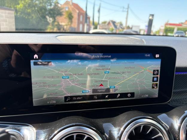 MERCEDES-BENZ GLB 180 d Pack AMG Attelage  