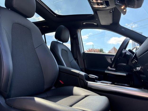 MERCEDES-BENZ EQA 250 Premium Toit Pano Burmester  