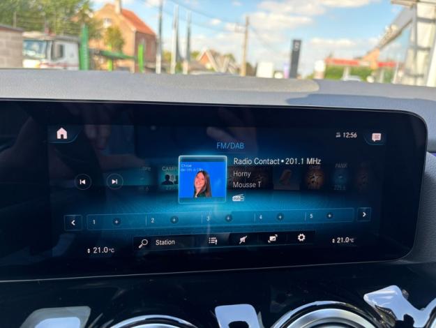 MERCEDES-BENZ EQA 250 Premium Toit Pano Burmester  
