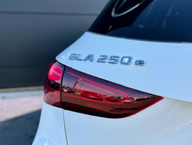 MERCEDES-BENZ GLA 250 e Hybrid EQ AMG Line  GLA 250 e Hybrid EQ AMG Line