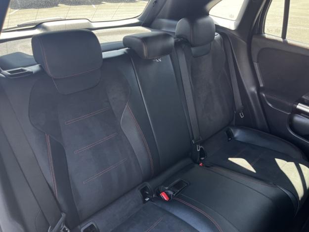 MERCEDES-BENZ GLA 200 d AMG Line  GLA 200 d AMG Line