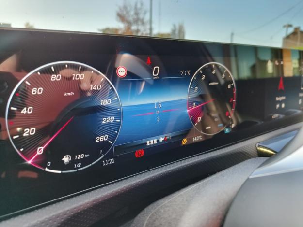 MERCEDES-BENZ A 180 d AMG Line - SAGA Huy (+32 85 23 69 00) 