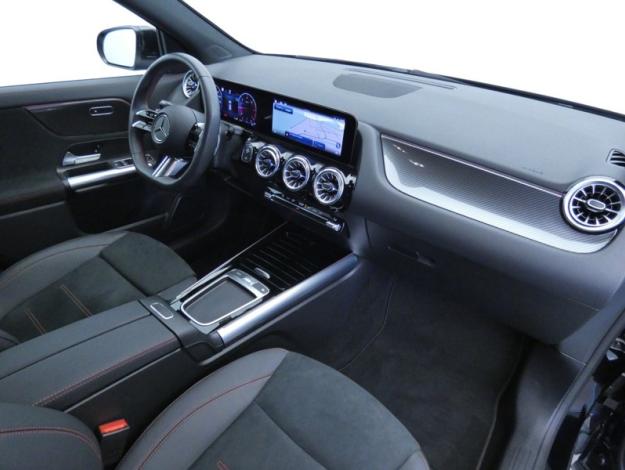 MERCEDES-BENZ GLA 200 d AMG Line  