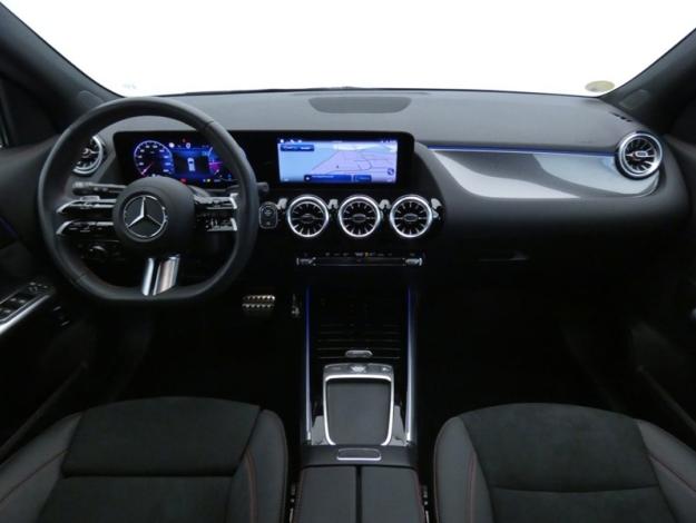 MERCEDES-BENZ GLA 200 d AMG Line  