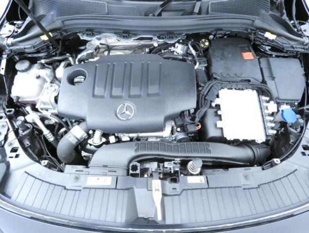 MERCEDES-BENZ GLA 200 d AMG Line  