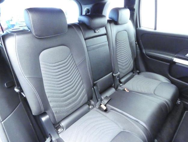 MERCEDES-BENZ GLB 200 d Progressive Line  