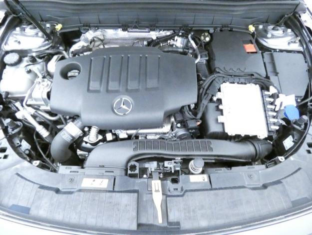 MERCEDES-BENZ GLB 200 d Progressive Line  