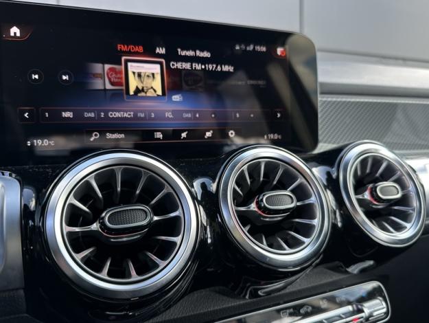 MERCEDES-BENZ GLB 200 d AMG Line  