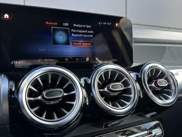 MERCEDES-BENZ GLB 200 d AMG Line  