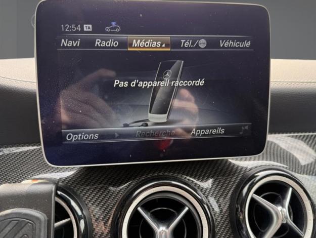 MERCEDES-BENZ GLA 180  AMG LINE 