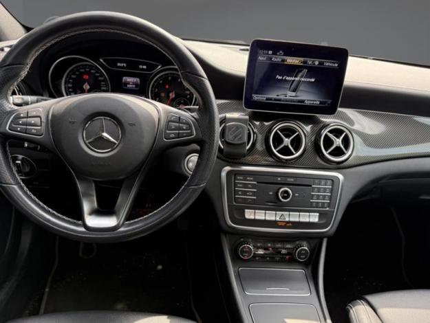 MERCEDES-BENZ GLA 180  AMG LINE 