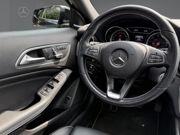 MERCEDES-BENZ GLA 180  AMG LINE 