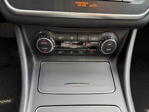 MERCEDES-BENZ GLA 180  AMG LINE 